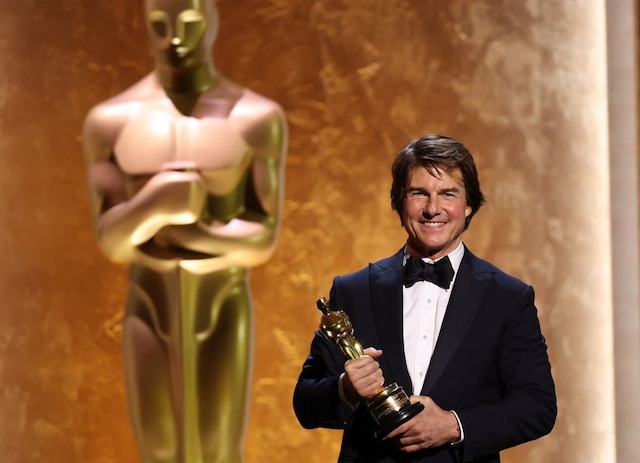 Foto: Tom Cruise recibe su primer Oscar