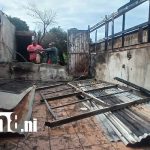 Entre cenizas y esperanza: reconstruirán casa de familia afectada en Ducualí, Managua Foto: El día después del incendio en el barrio Ducualí, Managua / TN8