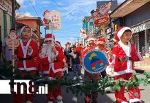 Estudiantes de Diriamba celebran el cierre del año escolar con desfiles navideños Foto: Alegría y color en los desfiles estudiantiles de Diriamba /TN8