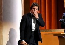 ¡Finalmente se le hizo! Tom Cruise recibe su primer Oscar (y no por una película) Foto: Tom Cruise recibe su primer Oscar