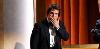 Foto: Tom Cruise recibe su primer Oscar