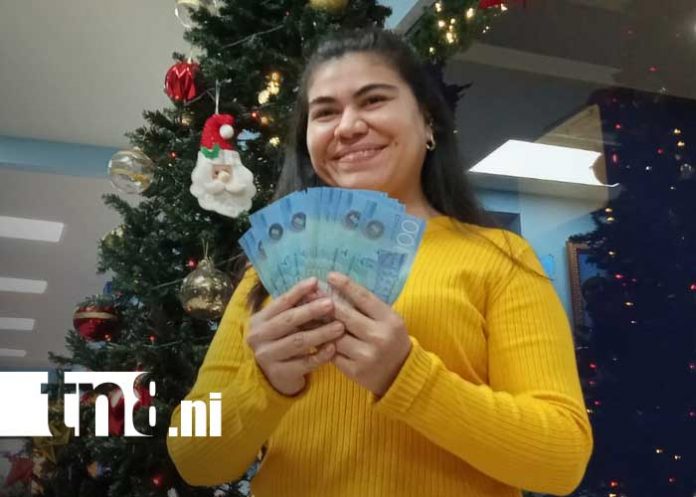 Foto: Pago de aguinaldo para servidores públicos de Nicaragua / TN8