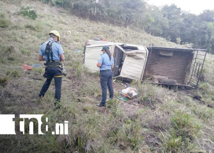 Foto: Accidente con camioneta y cortadores de café en Boaco / TN8
