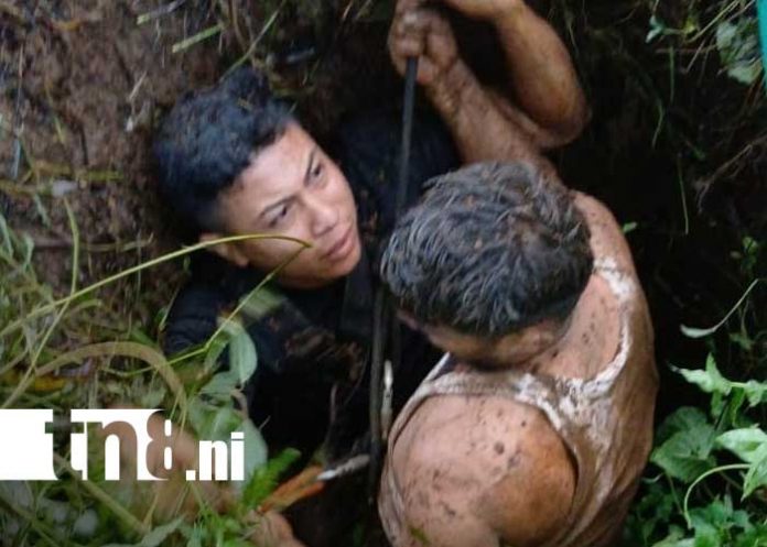 Foto: Hombre sufre caída dentro de un pozo en un barrio de Kukra Hill, Caribe Sur de Nicaragua / TN8 Foto: Hombre sufre caída dentro de un pozo en un barrio de Kukra Hill, Caribe Sur de Nicaragua / TN8