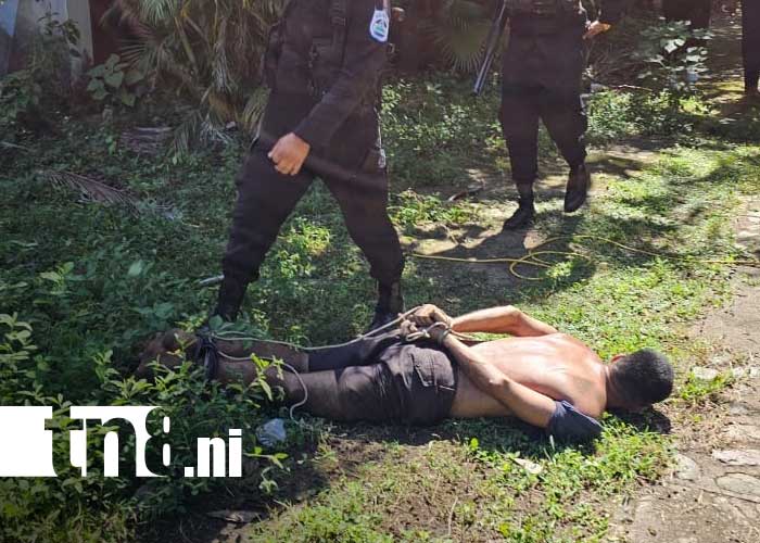 Foto: Amarran a sujeto por cometer delitos en Chinandega / TN8