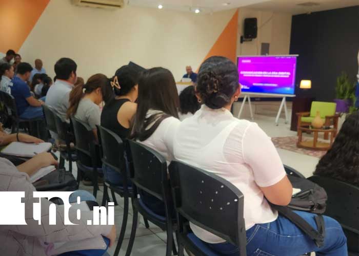 Foto: Capacitación a estudiantes en comunicación digital / TN8