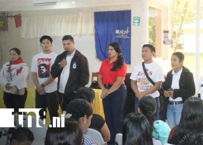 Foto: Entrega de becas universitarias en URACCAN, Caribe de Nicaragua / TN8