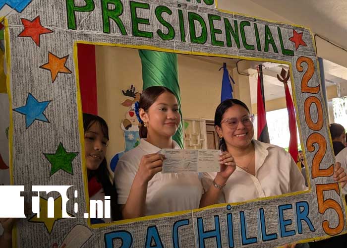 Foto: Bonos de bachiller en Managua / TN8