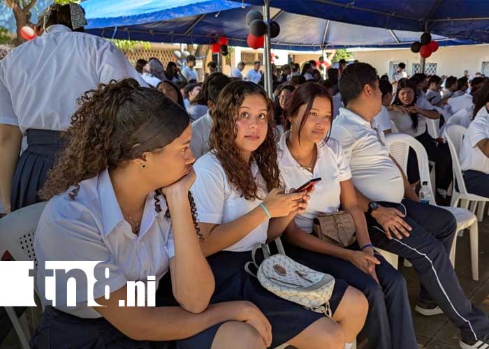 Foto: Bonos de bachiller en Managua / TN8