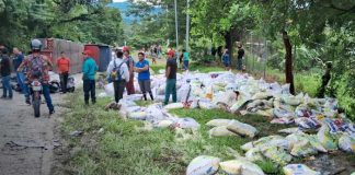 Foto: Accidente con camión lleno de arroz en trayecto San Ramón - Matagalpa / TN8