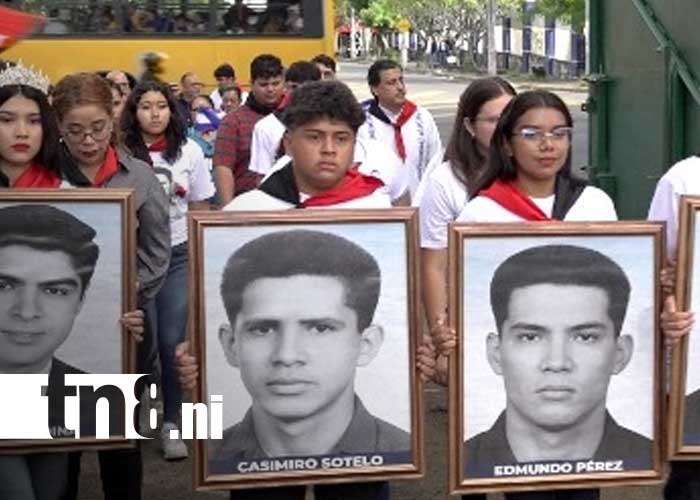 Foto: Conmemoración a los héroes del 4 de noviembre desde la Universidad Casimiro Sotelo / TN8