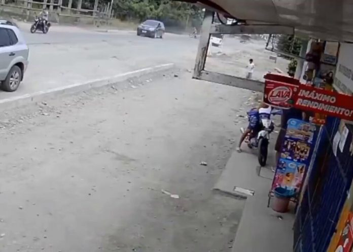 Foto: Hombre es acribillado a balazos frente a una niña en Ecuador /Cortesía