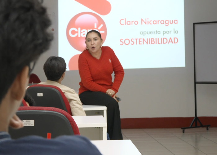 Foto: Estudiantes del Club Empresarial de la UAM conocen el Centro de Capacitación Técnica de Claro  / Cortesía