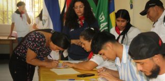 Foto: Entregan 290 becas universitarias a estudiantes de URACCAN Las Minas/TN8