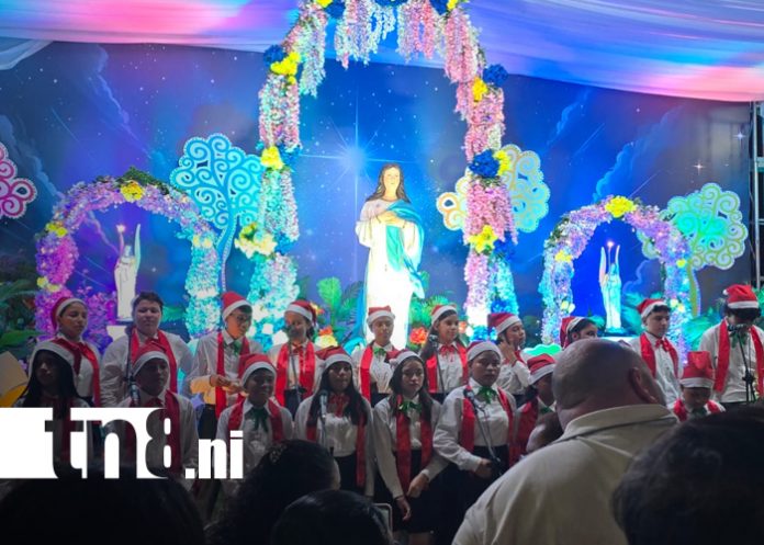Foto: Coros escolares del MINED rinden homenaje a la Virgen María previo a La Gritería/TN8