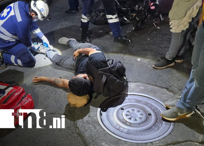 Foto: Motociclista resulta herido tras chocar contra taxi en el Cementerio Oriental, Managua/TN8