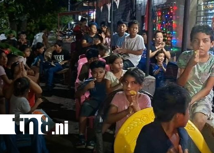 Foto: Fe, tradición y unión vecinal en la Gritería del barrio Adelita #1, en Granada/TN8