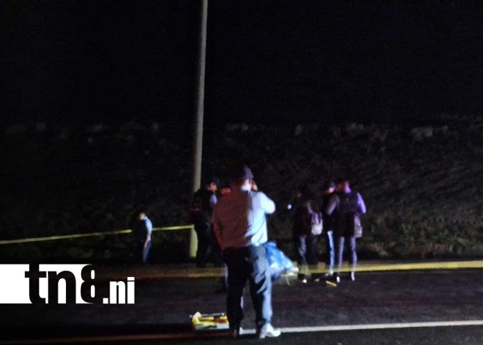 Foto: Tragedia en la Carretera Sur: mujer muere tras perder control/TN8