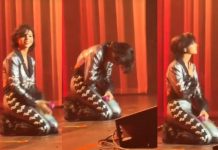 Foto: Ángela Aguilar se arrodilla en concierto /Cortesía