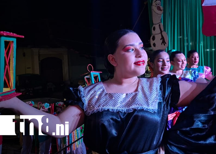 Foto: Marimba y ballet folclórico protagonizan carnaval navideño en Granada/TN8