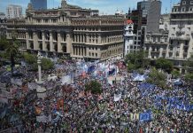 Argentina se moviliza masivamente en rechazo a la reforma laboral de Milei Foto: Protestas en Argentina /cortesía