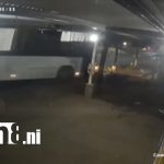 Pudo ser una tragedia: bus sin control, alcohol y fuga en plena madrugada en Managua Foto: Pudo ser una tragedia en Managua: bus sin control, alcohol y fuga en plena madrugada/TN8