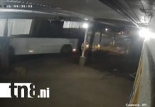 Foto: Pudo ser una tragedia en Managua: bus sin control, alcohol y fuga en plena madrugada/TN8