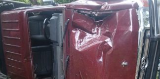 Foto: Camioneta vuelca por desperfecto mecánico en Esquipulas, Matagalpa/TN8