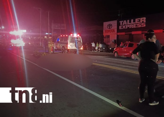 1 Foto: Madre e hija mueren tras ser atropelladas por camioneta en el km 12.5 Carretera Sur/TN8