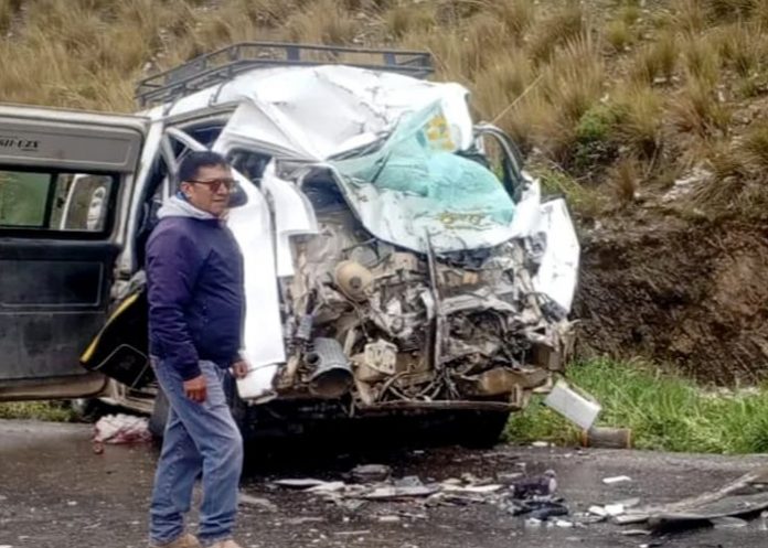 Foto: Trágico choque en Bolivia deja al menos ocho personas fallecidas / Cortesía