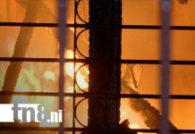 Incendio en Managua reduce a cenizas dos viviendas y deja una persona con quemaduras Foto: Incendio en Managua reduce a cenizas dos viviendas y deja una persona con quemaduras/TN8