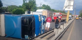 Foto: Explosión de llanta causa accidente en la Carretera Norte/TN8