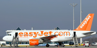 Foto: Vuelo de EasyJet sufre retraso tras fallecimiento de pasajera/Cortesía