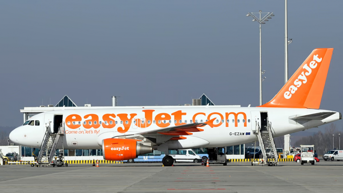 Foto: Vuelo de EasyJet sufre retraso tras fallecimiento de pasajera/Cortesía Foto: Vuelo de EasyJet sufre retraso tras fallecimiento de pasajera/Cortesía
