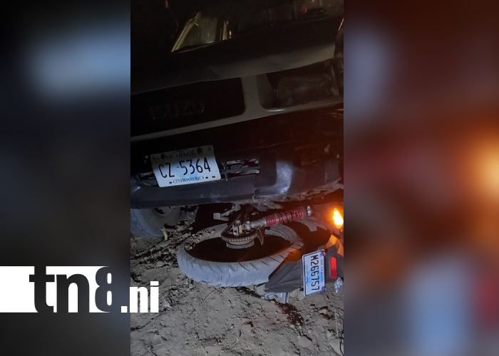Foto: Motocicleta choca contra camioneta en Nagarote y deja lesionados/TN8