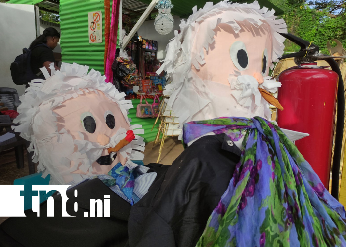 Foto: Tradición de año viejo: muñecos y cohetes llenan de alegría el multiestadio de Granada/TN8