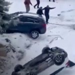 Una cuesta congelada en Turquía provoca aparatoso accidente doble (VIDEO) Foto: Accidente en Malatya, Turquía /cortesía