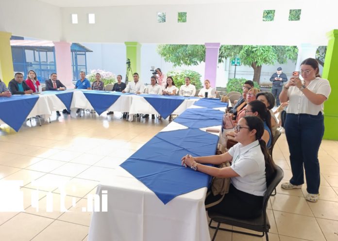 Foto: MINJUVE reconoce a formadores universitarios /TN8