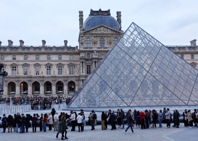 Foto: Museo del Louvre de París resiste la huelga / Cortesía