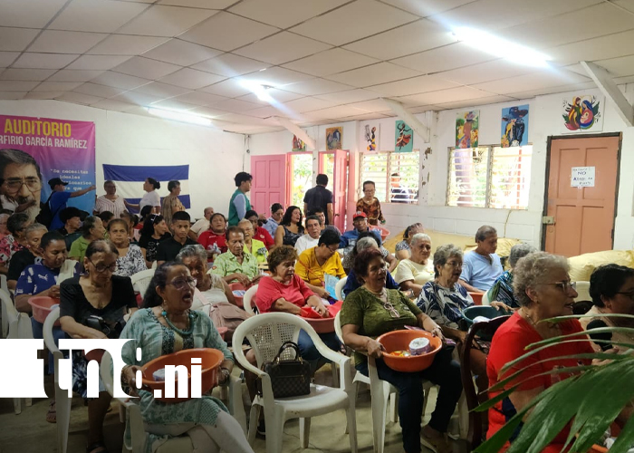 Foto: Adultos mayores celebran La Gritería /cortesía 