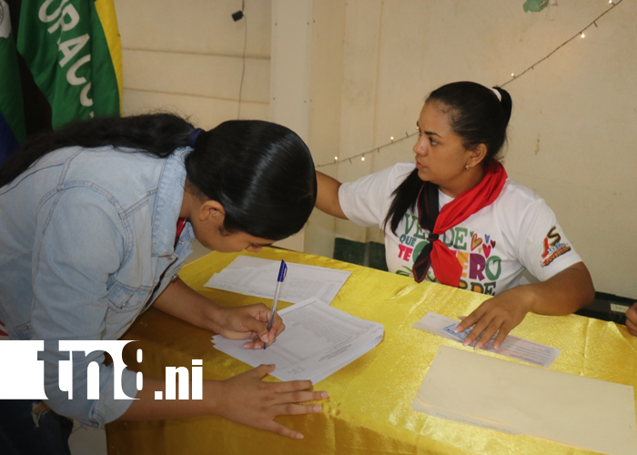 Foto: Entregan 290 becas universitarias a estudiantes de URACCAN Las Minas/TN8