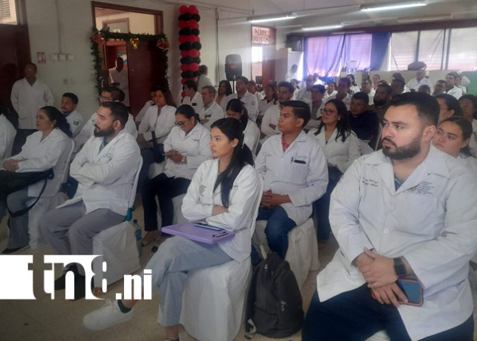 Foto: Especialistas de cuatro departamentos participan en Simposio de Ortopedia en Granada/TN8