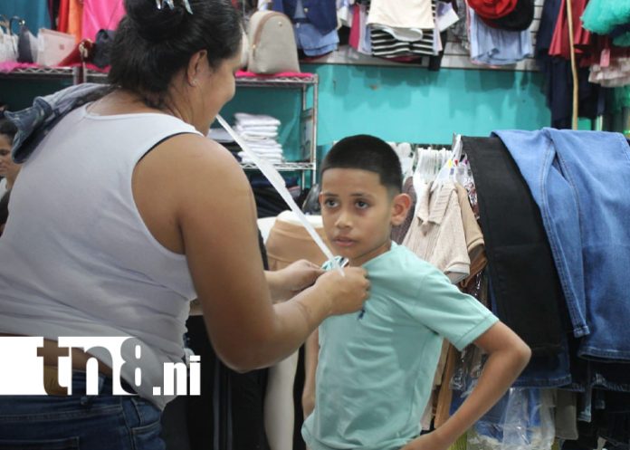 Foto: Masaya vive el auge navideño: mercado municipal se llena de compradores/TN8