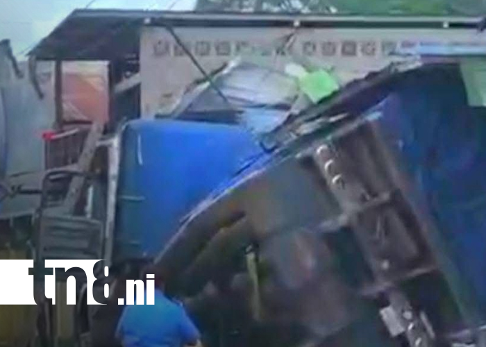 Foto: Accidente de camión deja graves daños materiales en El Cuá/TN8