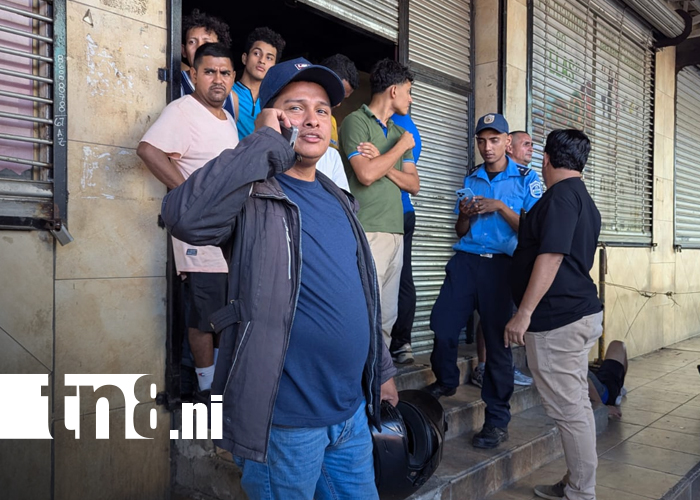 Foto: Colapso de segundo piso en Textiles Khatib genera alarma en el Mercado Oriental/TN8