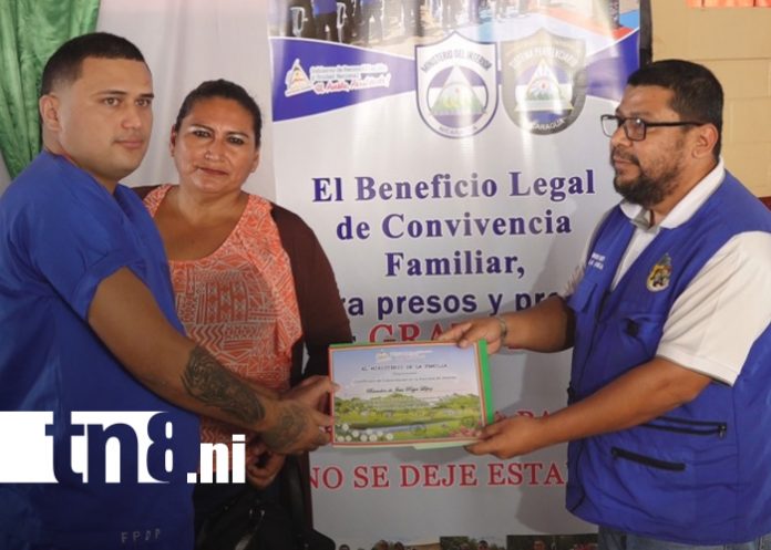 Foto: entrega de certificados del MIFAM /TN8