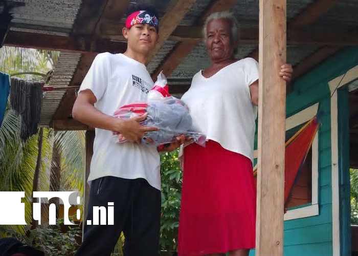 Foto: Juventud Sandinista lleva amor y solidaridad a madres de héroes en Puerto Cabezas/TN8