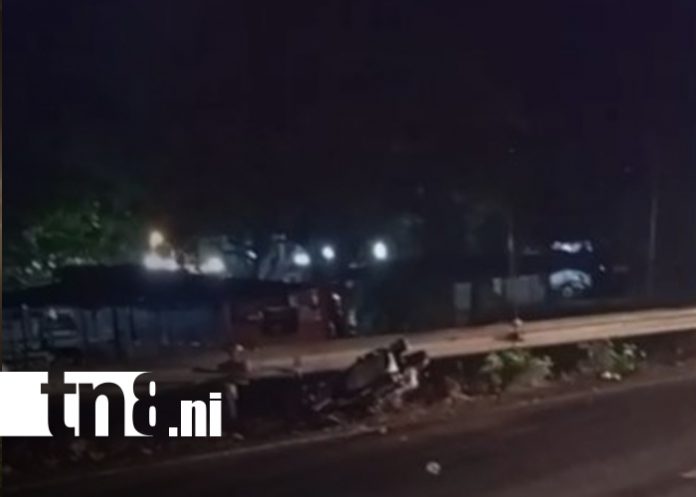 Foto: Joven motociclista resulta lesionada en vía Chinandega/TN8