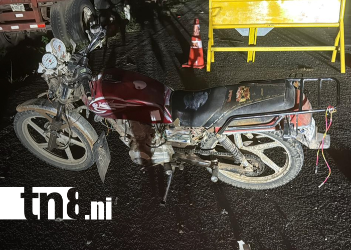 Foto: Motociclista queda gravemente lesionado tras chocar contra valla/TN8