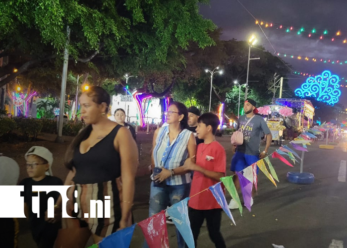 Foto: Navidad llena de color y unidad los sitios más concurridos de Managua/TN8